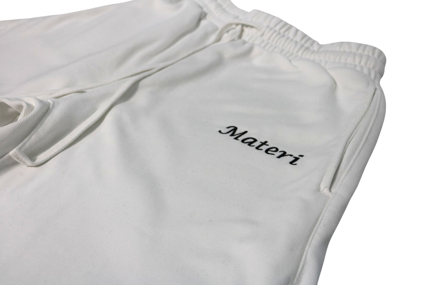 MATERI JOGGER CREME WHITE